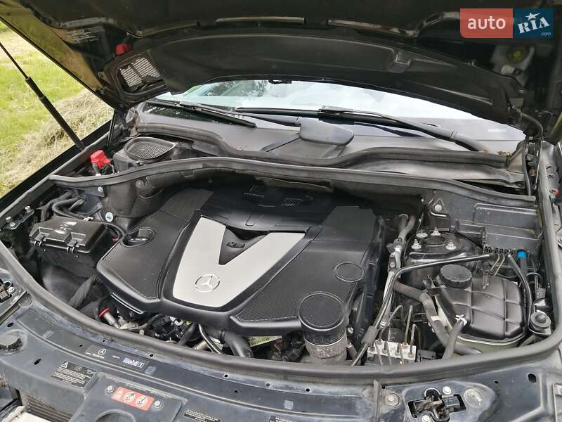 Позашляховик / Кросовер Mercedes-Benz M-Class 2010 в Шостці