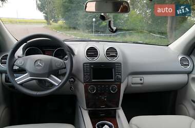 Внедорожник / Кроссовер Mercedes-Benz M-Class 2010 в 