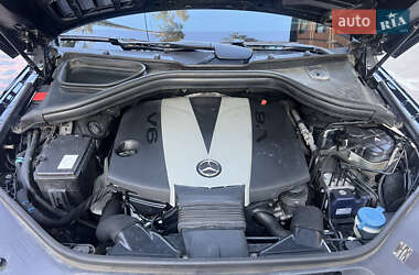 Внедорожник / Кроссовер Mercedes-Benz M-Class 2012 в 