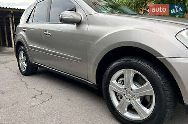 Внедорожник / Кроссовер Mercedes-Benz M-Class 2006 в 