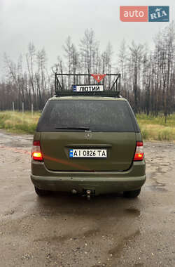Внедорожник / Кроссовер Mercedes-Benz M-Class 2000 в 