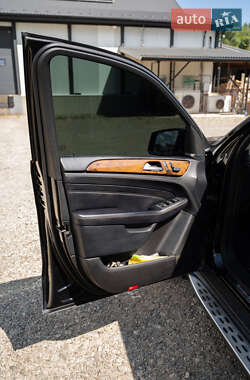 Внедорожник / Кроссовер Mercedes-Benz M-Class 2011 в 