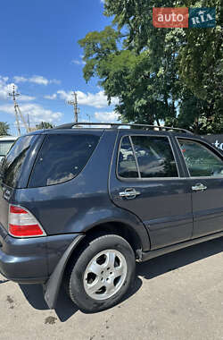 Внедорожник / Кроссовер Mercedes-Benz M-Class 2005 в 