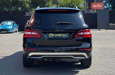Внедорожник / Кроссовер Mercedes-Benz M-Class 2011 в 