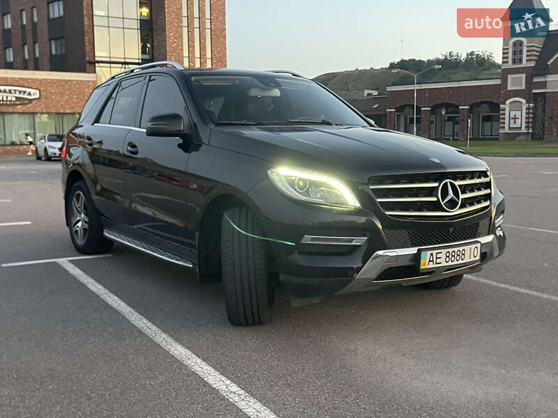 Внедорожник / Кроссовер Mercedes-Benz M-Class 2013 в Киеве