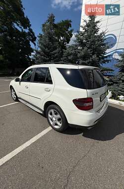 Внедорожник / Кроссовер Mercedes-Benz M-Class 2008 в 