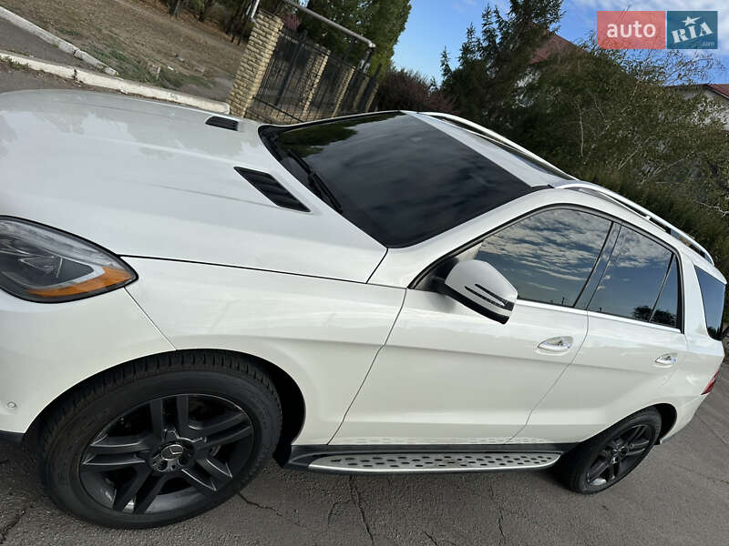 Внедорожник / Кроссовер Mercedes-Benz M-Class 2012 в Днепре