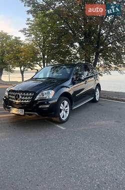 Внедорожник / Кроссовер Mercedes-Benz M-Class 2011 в Бурштыне
