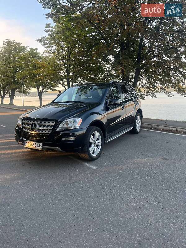 Внедорожник / Кроссовер Mercedes-Benz M-Class 2011 в 
