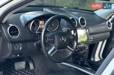 Внедорожник / Кроссовер Mercedes-Benz M-Class 2009 в 