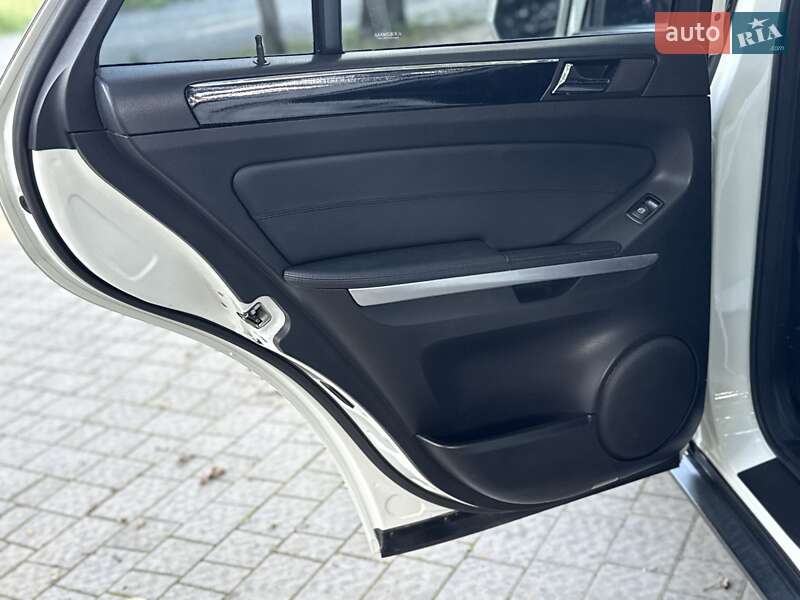 Внедорожник / Кроссовер Mercedes-Benz M-Class 2009 в Львове