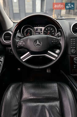 Внедорожник / Кроссовер Mercedes-Benz M-Class 2010 в 
