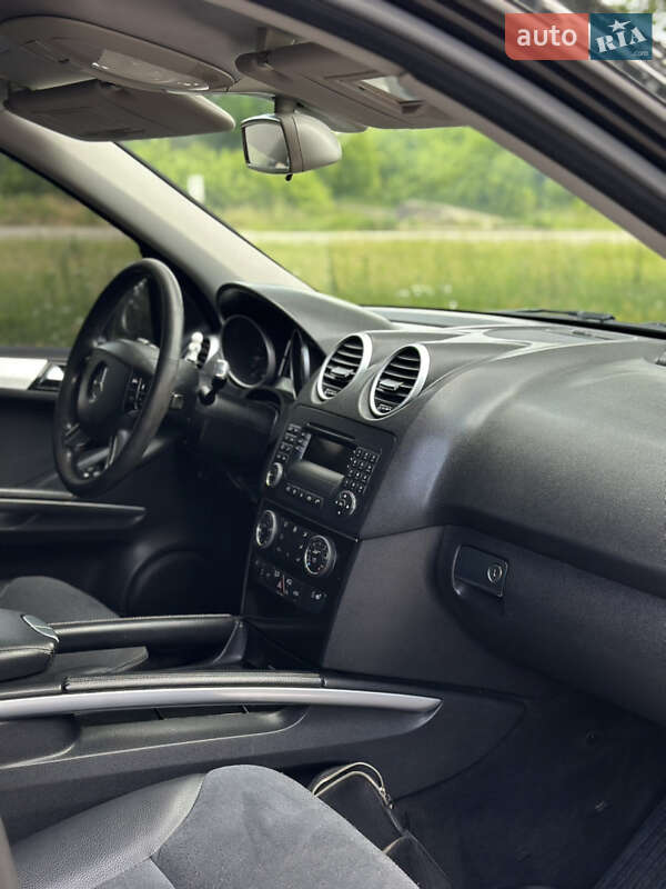 Внедорожник / Кроссовер Mercedes-Benz M-Class 2006 в Черновцах