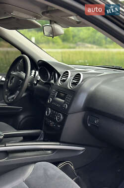 Внедорожник / Кроссовер Mercedes-Benz M-Class 2006 в 