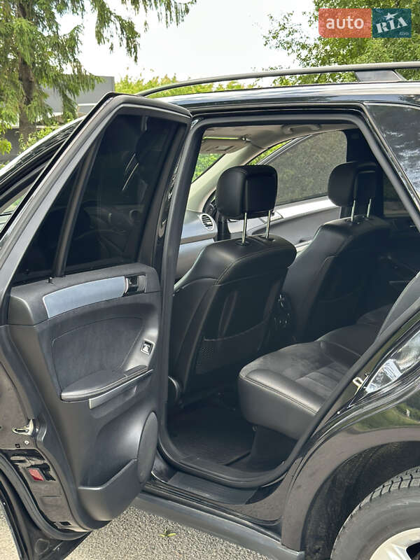 Внедорожник / Кроссовер Mercedes-Benz M-Class 2006 в Черновцах