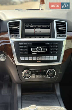 Внедорожник / Кроссовер Mercedes-Benz M-Class 2013 в 