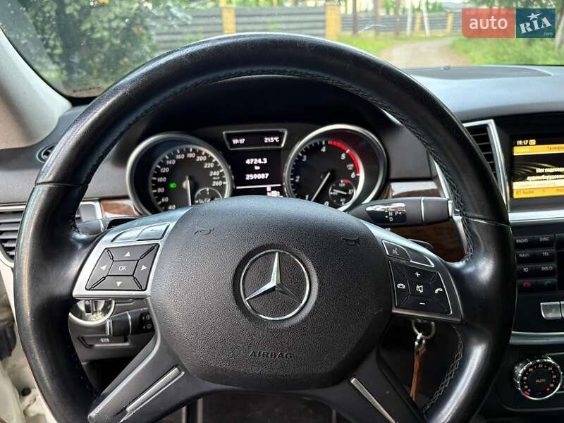 Внедорожник / Кроссовер Mercedes-Benz M-Class 2012 в Буче
