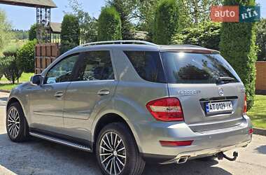 Внедорожник / Кроссовер Mercedes-Benz M-Class 2010 в 