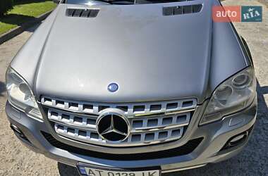 Внедорожник / Кроссовер Mercedes-Benz M-Class 2010 в 