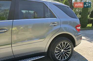Внедорожник / Кроссовер Mercedes-Benz M-Class 2010 в 