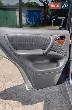 Внедорожник / Кроссовер Mercedes-Benz M-Class 2001 в 