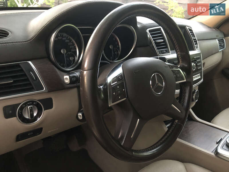 Внедорожник / Кроссовер Mercedes-Benz M-Class 2015 в Черкассах