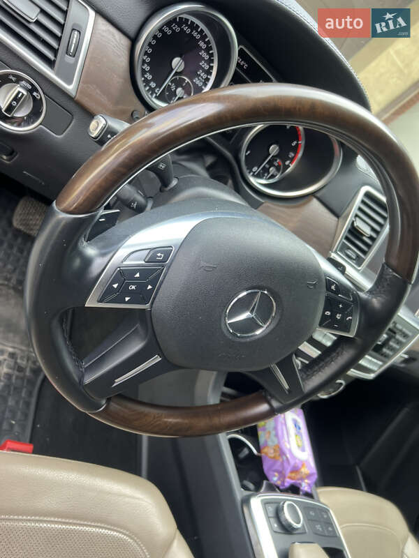 Внедорожник / Кроссовер Mercedes-Benz M-Class 2014 в Львове