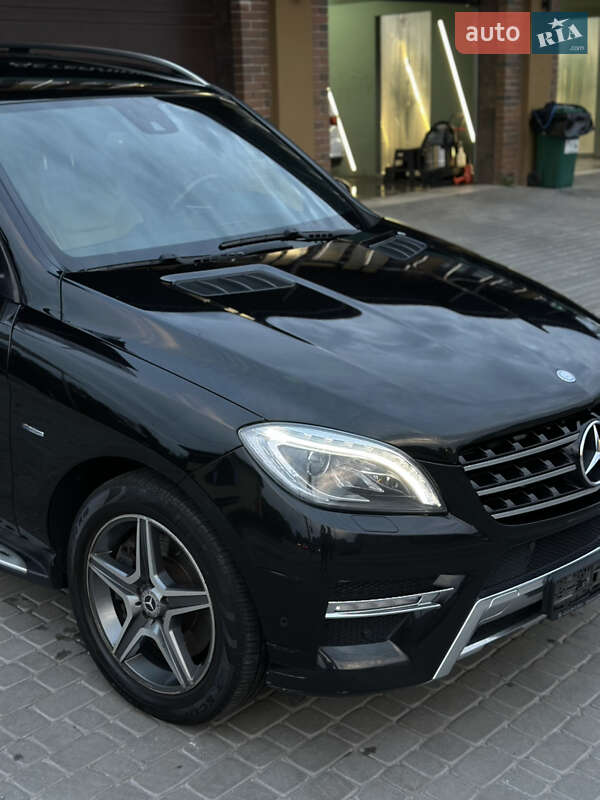 Внедорожник / Кроссовер Mercedes-Benz M-Class 2012 в Киеве