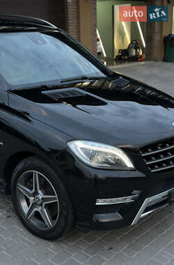 Внедорожник / Кроссовер Mercedes-Benz M-Class 2012 в 