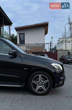 Внедорожник / Кроссовер Mercedes-Benz M-Class 2012 в 