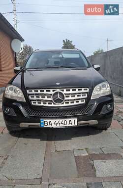 Внедорожник / Кроссовер Mercedes-Benz M-Class 2010 в Новоархангельске