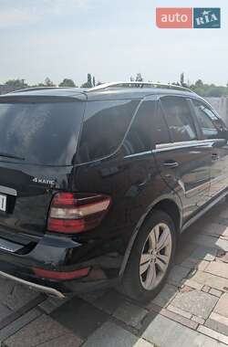 Внедорожник / Кроссовер Mercedes-Benz M-Class 2010 в 
