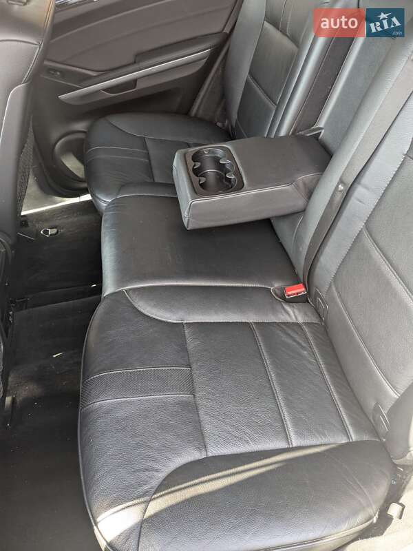 Позашляховик / Кросовер Mercedes-Benz M-Class 2010 в Новоархангельську