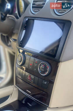 Внедорожник / Кроссовер Mercedes-Benz M-Class 2011 в 