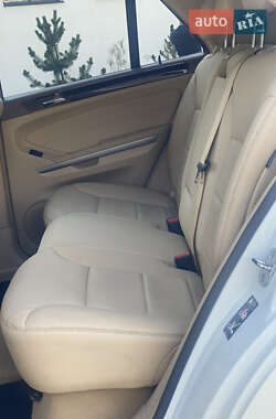 Внедорожник / Кроссовер Mercedes-Benz M-Class 2011 в 