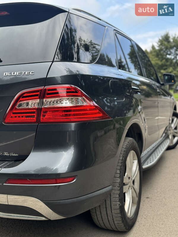Внедорожник / Кроссовер Mercedes-Benz M-Class 2014 в Калуше