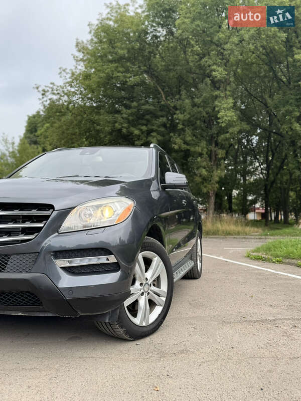 Внедорожник / Кроссовер Mercedes-Benz M-Class 2014 в Калуше