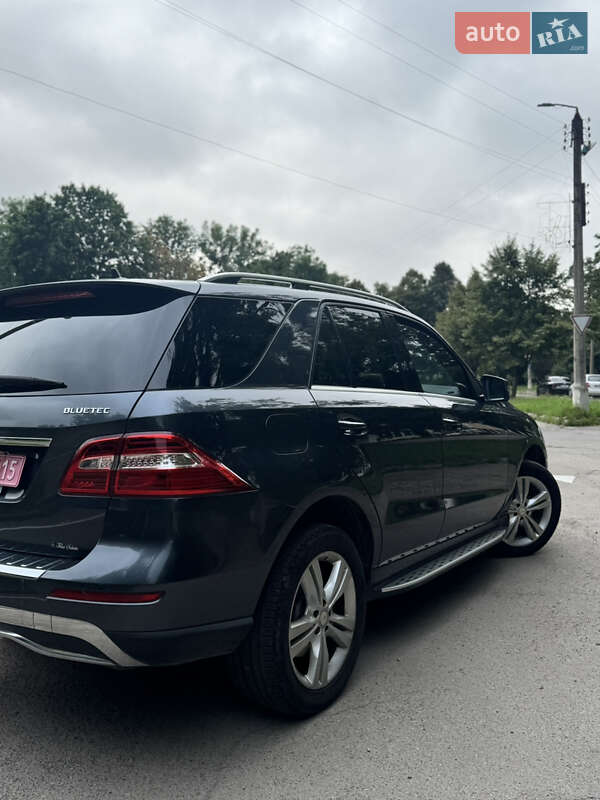 Внедорожник / Кроссовер Mercedes-Benz M-Class 2014 в Калуше