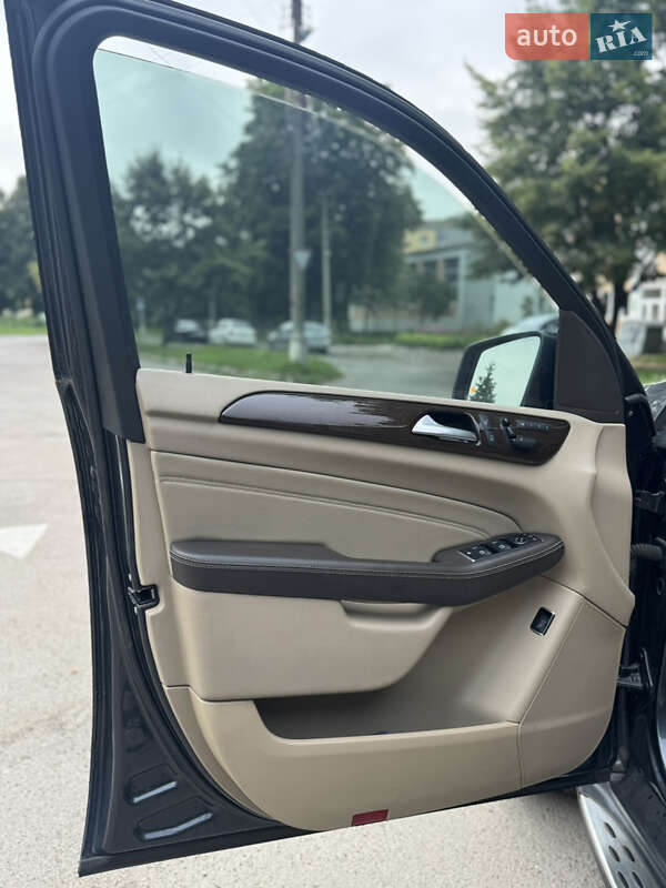 Внедорожник / Кроссовер Mercedes-Benz M-Class 2014 в Калуше