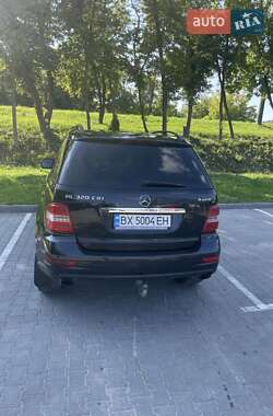 Внедорожник / Кроссовер Mercedes-Benz M-Class 2009 в 