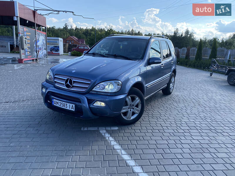 Mercedes-Benz M-Class 2005
