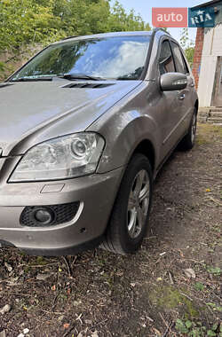 Внедорожник / Кроссовер Mercedes-Benz M-Class 2006 в 
