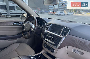 Внедорожник / Кроссовер Mercedes-Benz M-Class 2013 в 