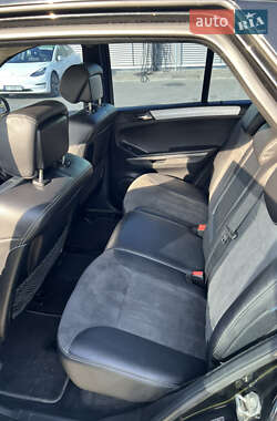 Внедорожник / Кроссовер Mercedes-Benz M-Class 2006 в 
