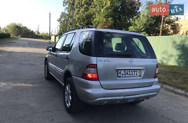 Внедорожник / Кроссовер Mercedes-Benz M-Class 2002 в 