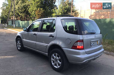 Внедорожник / Кроссовер Mercedes-Benz M-Class 2002 в 