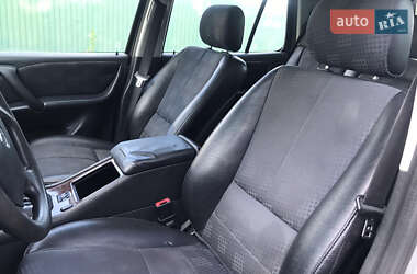 Внедорожник / Кроссовер Mercedes-Benz M-Class 2002 в 