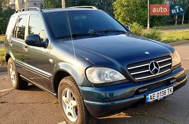 Внедорожник / Кроссовер Mercedes-Benz M-Class 2000 в Павлограде