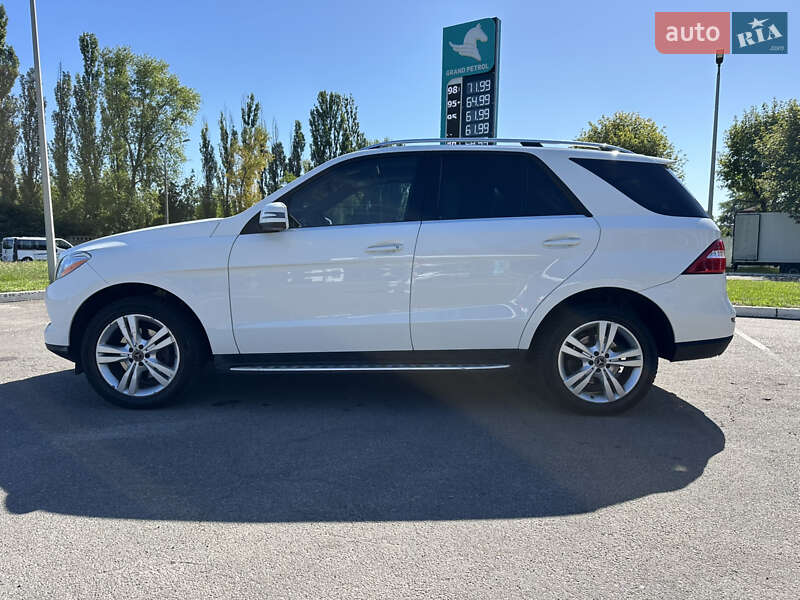 Позашляховик / Кросовер Mercedes-Benz M-Class 2015 в Києві