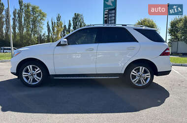 Внедорожник / Кроссовер Mercedes-Benz M-Class 2015 в 
